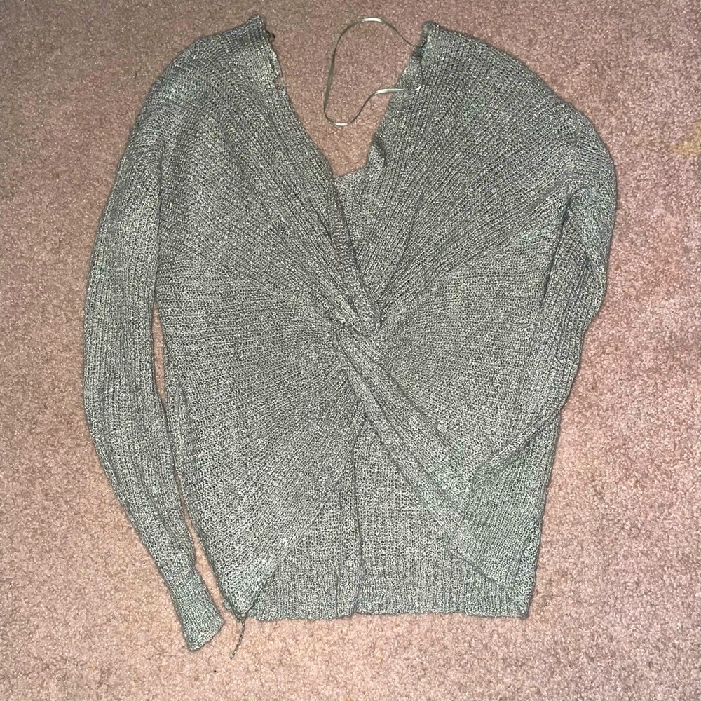 3/$15 🎄off the shoulder knotted sweater